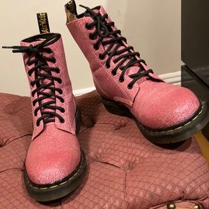 Dr. Martens Pascal 1460 pink glitter boot